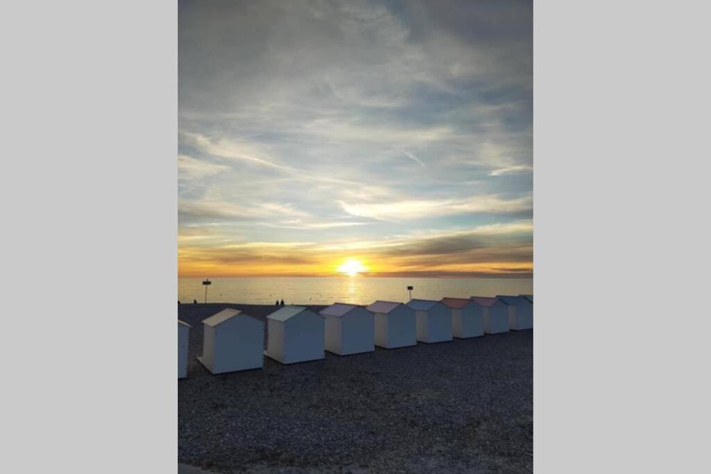 Entre Et Falaises 2 *
